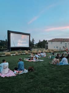 Cinéma en plein air au Château La Garde