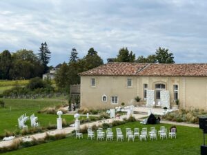 Cérémonie laïque dans un domaine viticole Cérémonie laïque dans un domaine viticole